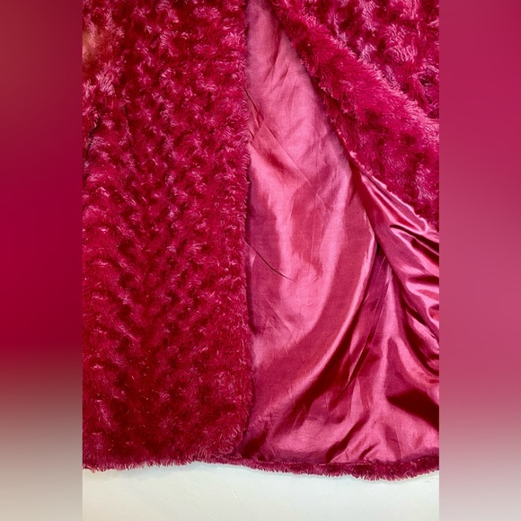 Soft, Cozy, Raspberry Plushy coat, size Medium. Very Boho and Cool!!! - Picture 5 of 10